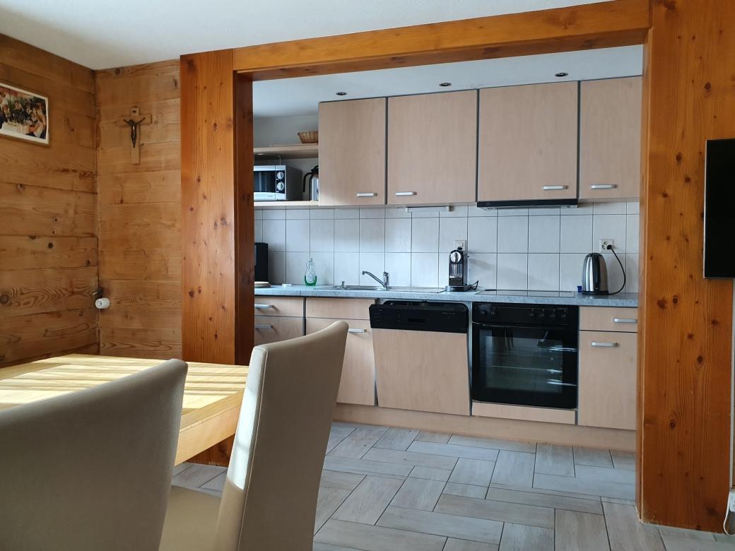 Halboffene Küche - 2 flats Multi-family house in Saas Almagell