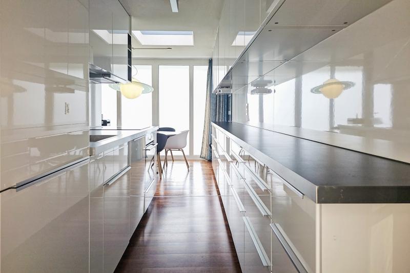 Stilvoll kochen: Die perfekte Küche für Genussmomente - 4.5 Zimmer Attikawohnung in Wangen b. Dübendorf