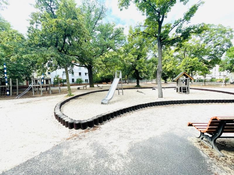 Spielplatz fußläufig erreichbar  - 