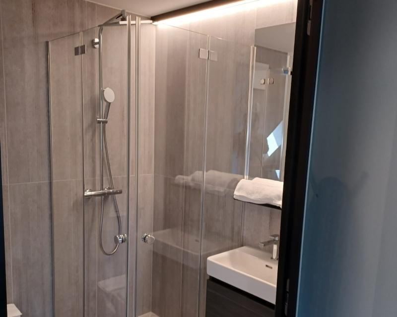 Dusche - 1.5 pièces Appartement meublé a Rümlang