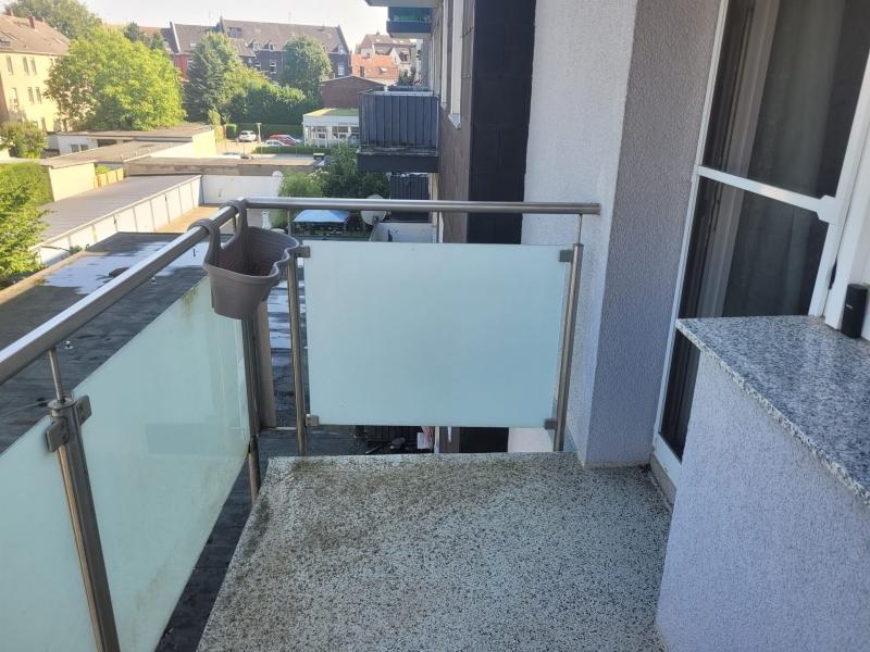 Ruhiger und neuer Balkon - 