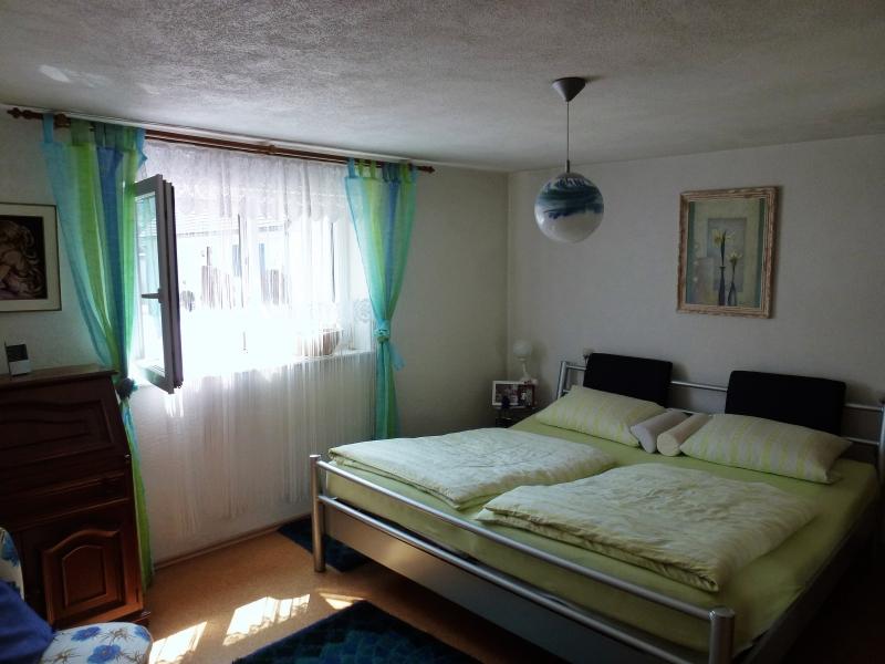Teilansicht Schlafzimmer im EG - 