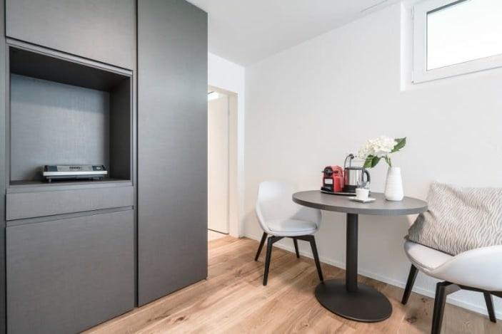 Für die gemütliche Kaffee Pause - 1 Zimmer Möblierte Wohnung in Kloten