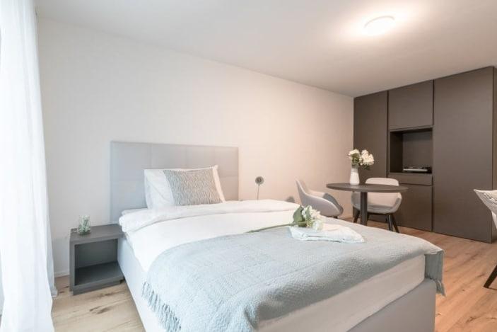 Lichtverwöhnte Räumlichkeiten - 1 Zimmer Wohnung in Kloten