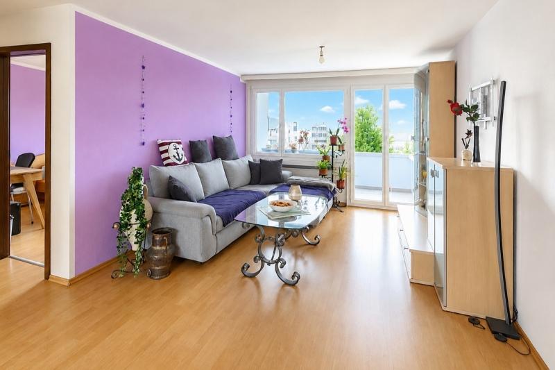 Offenes, lichtdurchflutes Wohnzimmer - 4.5 Zimmer Wohnung in Sargans