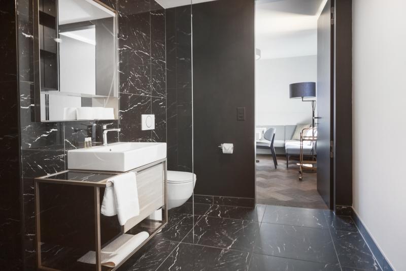 511_Bad_unten.jpg - 3.5 pièces Appartement meublé a Zürich