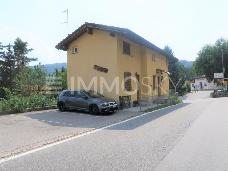 Esterno con parcheggio - 5.5 stanze Casa a Miglieglia