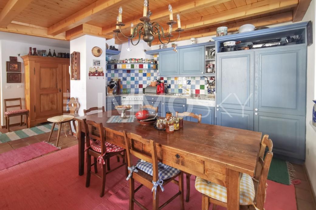 Grosszügige Küche - 4.5 pièces Appartement en attique a Leukerbad