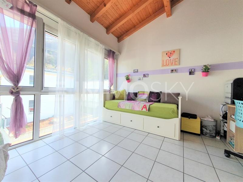 Terza spaziosa camera/studio - 4.5 stanze Casa a Cadenazzo