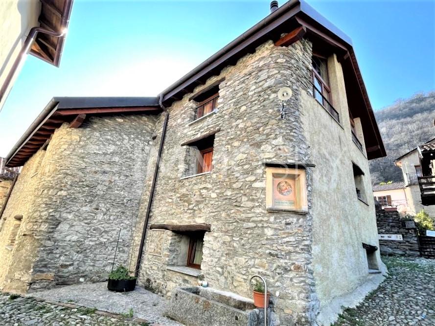 Ristrutturazione meticolosa - 10 rooms Two-family house in Mezzovico
