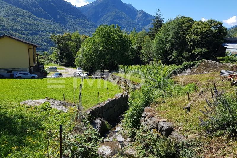 Rilassante ruscello confinante - Terrain à bâtir à Ludiano