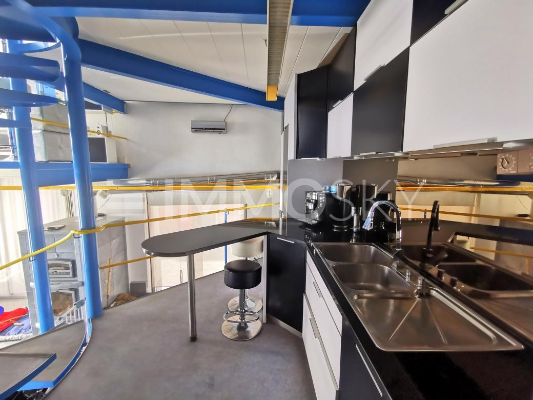 Ampia e singolare cucina di alto standing - 6 stanze Casa unifamiliare a Biasca