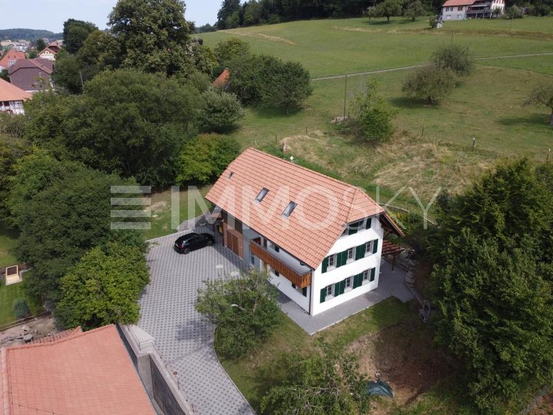 Über 1950m2  - 7.5 Zimmer Einfamilienhaus in Biezwil