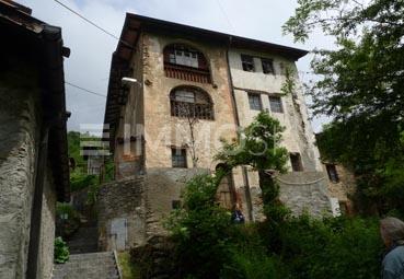 Grande spazio e potenziale - 8 Zimmer Einfamilienhaus in Signôra