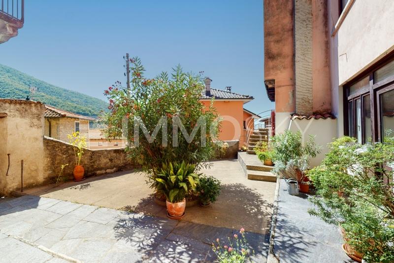 Pratica corte interna - 14 pièces Maison a Caneggio