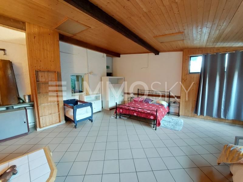 Camera matrimoniale soleggiata - 9.5 stanze Casa a Medeglia