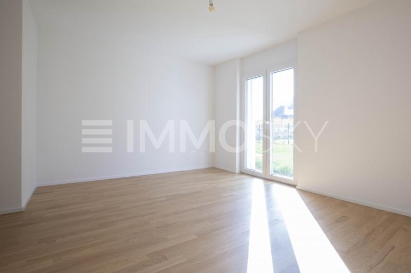Chambre agréable avec accès à la terrasse - 4.5 pièces Appartement en rez-de-chaussée a Etoy