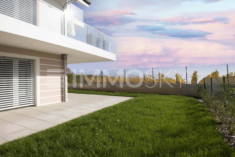 Terrasse avec dégagement et vue - 4.5 pièces Appartement en rez-de-chaussée a Etoy