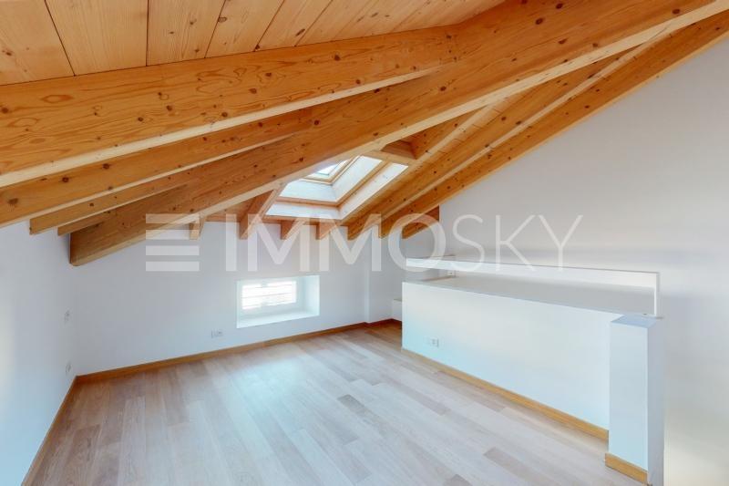 Camera da letto con tetto a vista - 2.5 stanze Appartamento a Magliaso