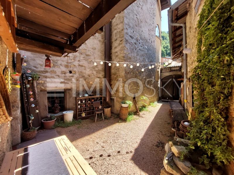 Cortile esterno  - 7.5 stanze Casa unifamiliare a Carabbia