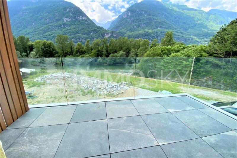 Terrazza con spettacolare vista fiume - 1.5 stanze Appartamento a Cresciano