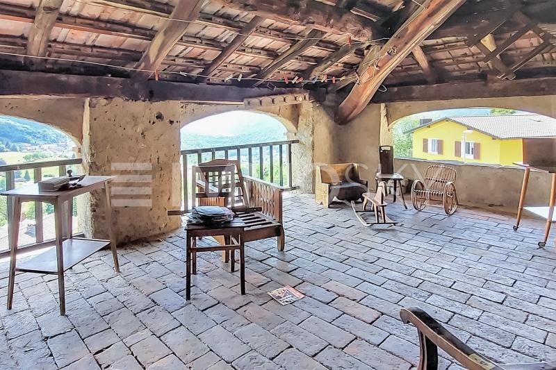 Incantevole loggiato old - 5.5 Zimmer Haus in Bigorio
