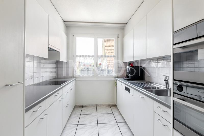 Viel Stauraum in der Küche - 5.5 Zimmer Wohnung in Felben Wellhausen