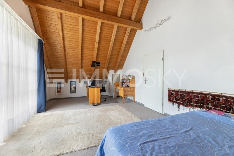 Grosses Schlafzimmer mit Balkon - 5.5 Zimmer Wohnung in Felben Wellhausen