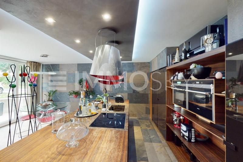 Cucina di alta qualità con isola - 4.5 stanze Appartamento a Lumino