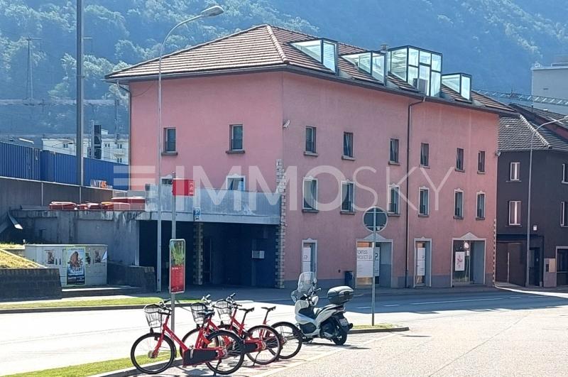 Facciata nord - 5 flats Commercial and residential building in Arbedo