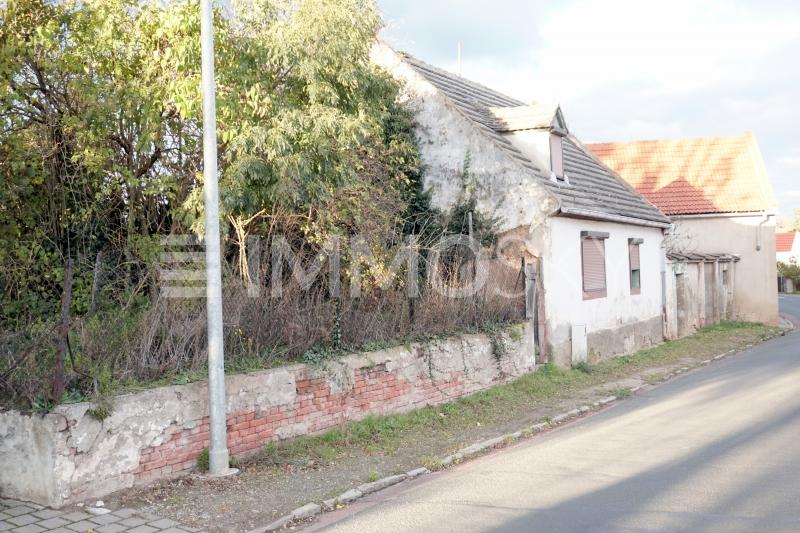 Grundstück neben Haus - 
