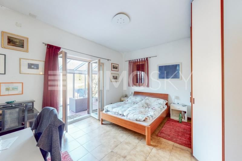Camera con veranda esterna - 3.5 stanze Casa a schiera a Corteglia