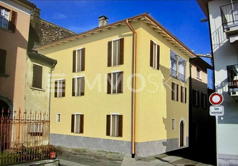 Facciata luminosa - 10 pièces Maison a Genestrerio
