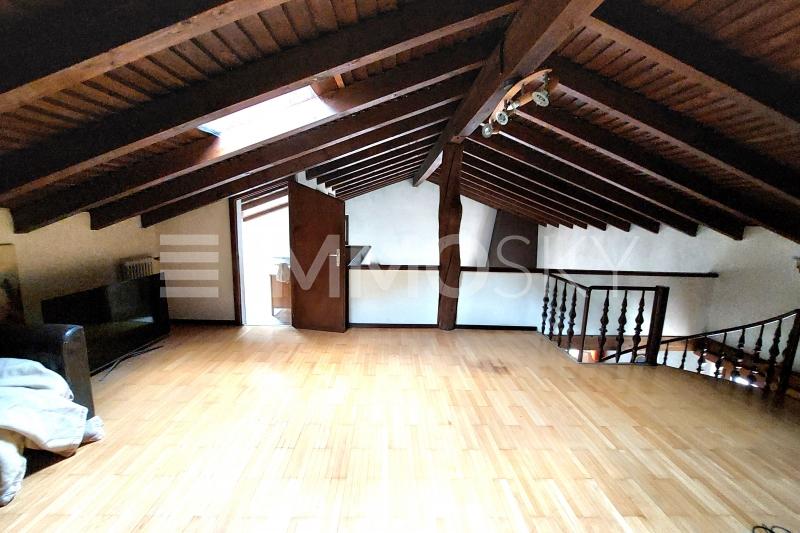 Soppalco ampio funzionale - 4.5 stanze Casa a Cabbio