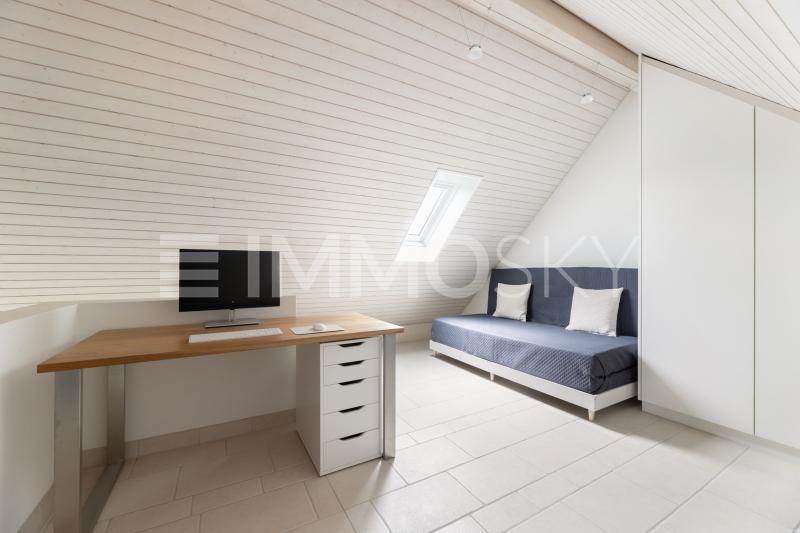 Vielseitig nutzbares Galeriezimmer - 5.5 pièces Appartement a Otelfingen
