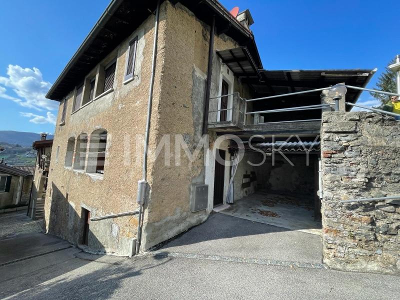 Posteggio coperto - 7 Zimmer Haus in Davesco Soragno