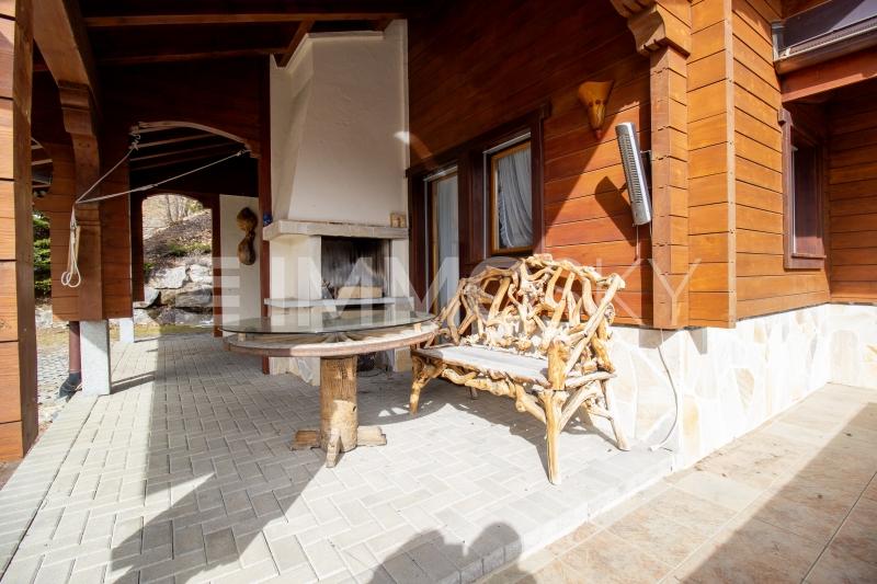 Grande terrasse ombragée - 6.5 pièces Chalet a Anzère