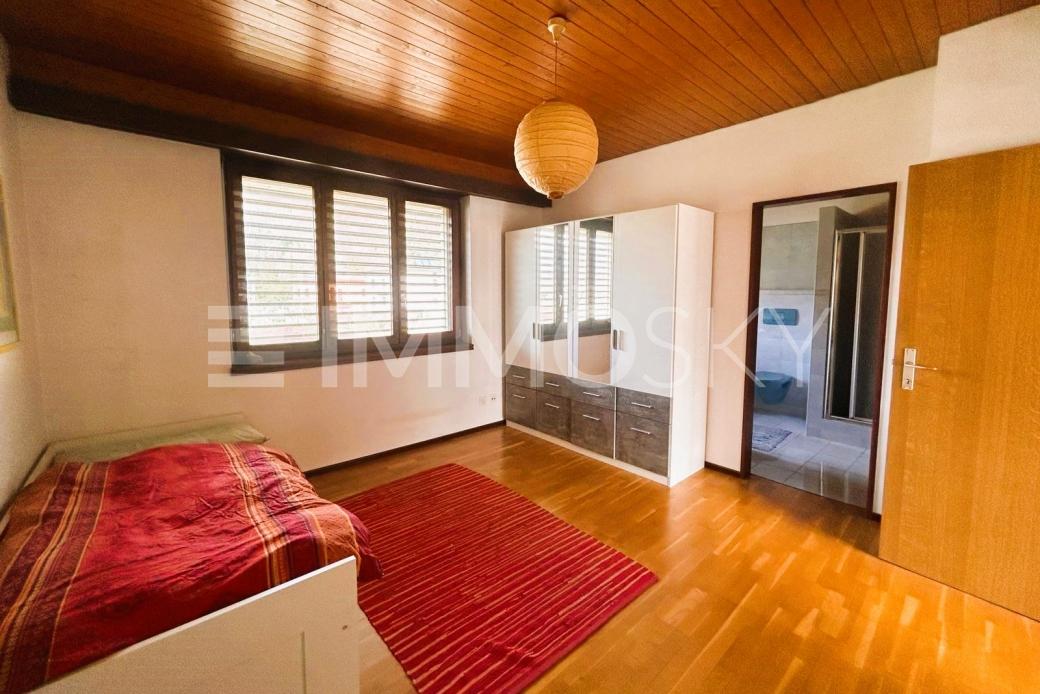 Grande camera padronale con bagno en-suite - 5.5 stanze Casa a Melano