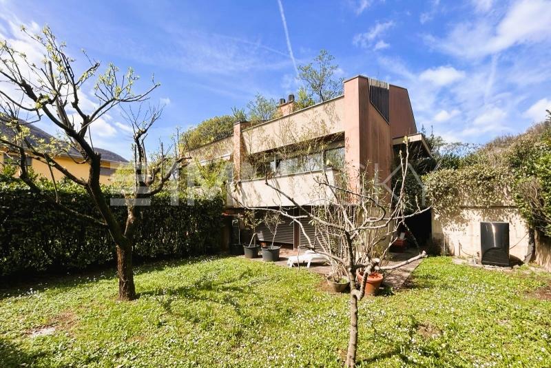 Grande casa su tre livelli - 5.5 stanze Casa a Melano