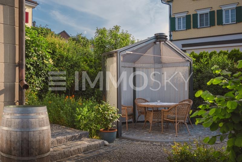 Lauschiger Gartenpavillon - 10.5 Zimmer Einfamilienhaus in Wolfhalden