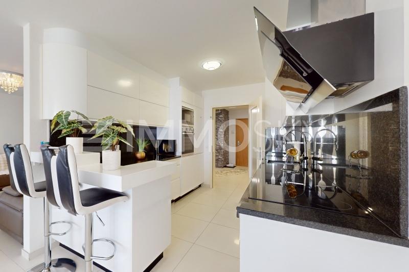 Cuisine moderne équipée - 4.5 pièces Appartement a Marly