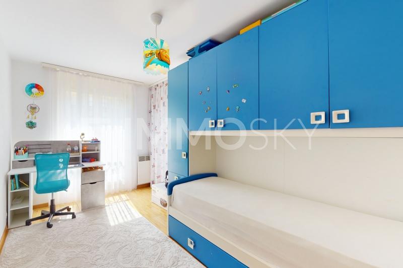 Chambre d'enfants avec balcon - 4.5 rooms Flat in Marly