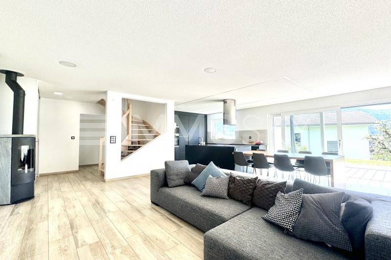 Magnifique séjour lumineux - 5.5 pièces Villa a Loveresse