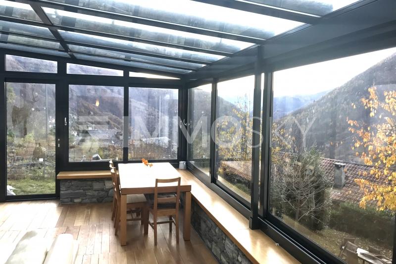 Luminoso giardino d'inverno - 8.5 pièces Maison a Loco