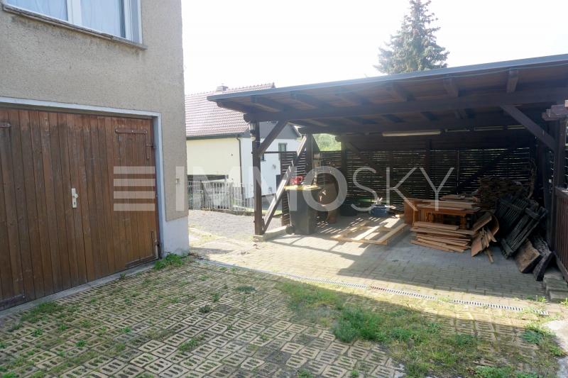 Carport und Garage - 