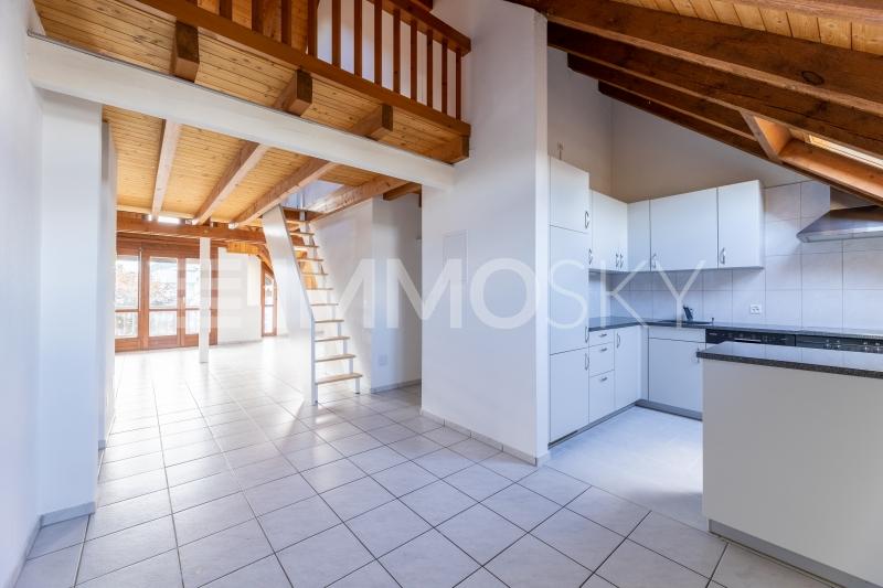 Viel Holz für ein gemütliches Ambiente - 4.5 pièces Appartement a Lupfig