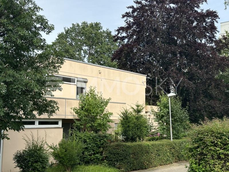Sonnige Außenansicht - 