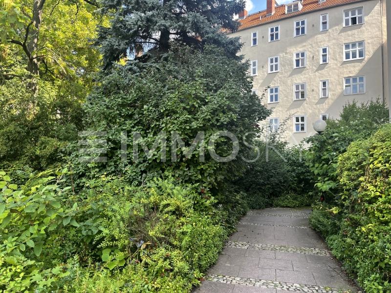 Ruhiger Weg zum Haus - 