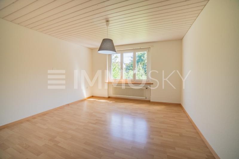 Einladendes Schlafzimmer - 3 Wohnungen Mehrfamilienhaus in Suhr
