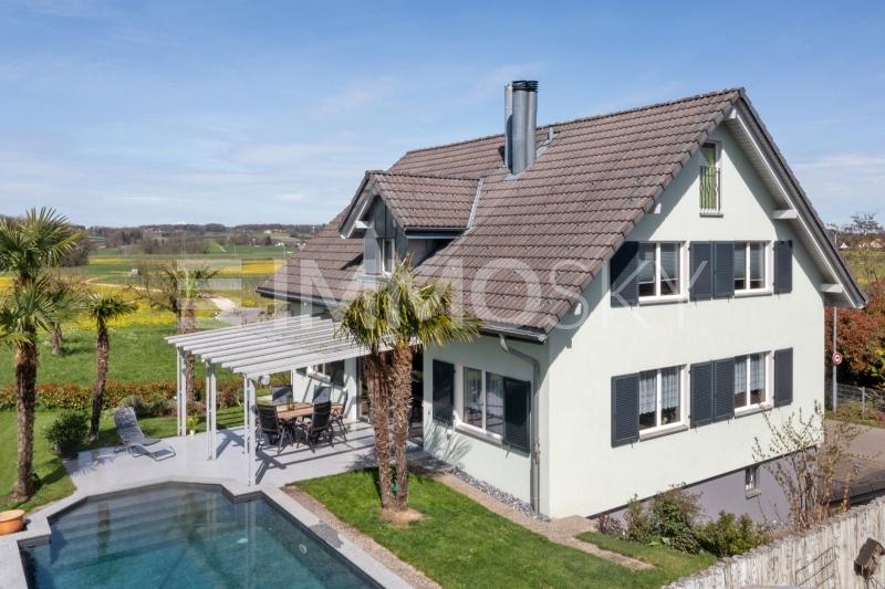 Gepflegter Garten und Pool - 7.5 pièces Maison individuelle a Amriswil
